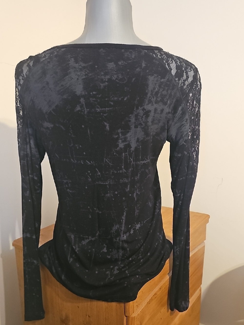 Affliction Women's Black Long-Sleeve Graphic Top - Live Fast Cross - Picture 2 of 5